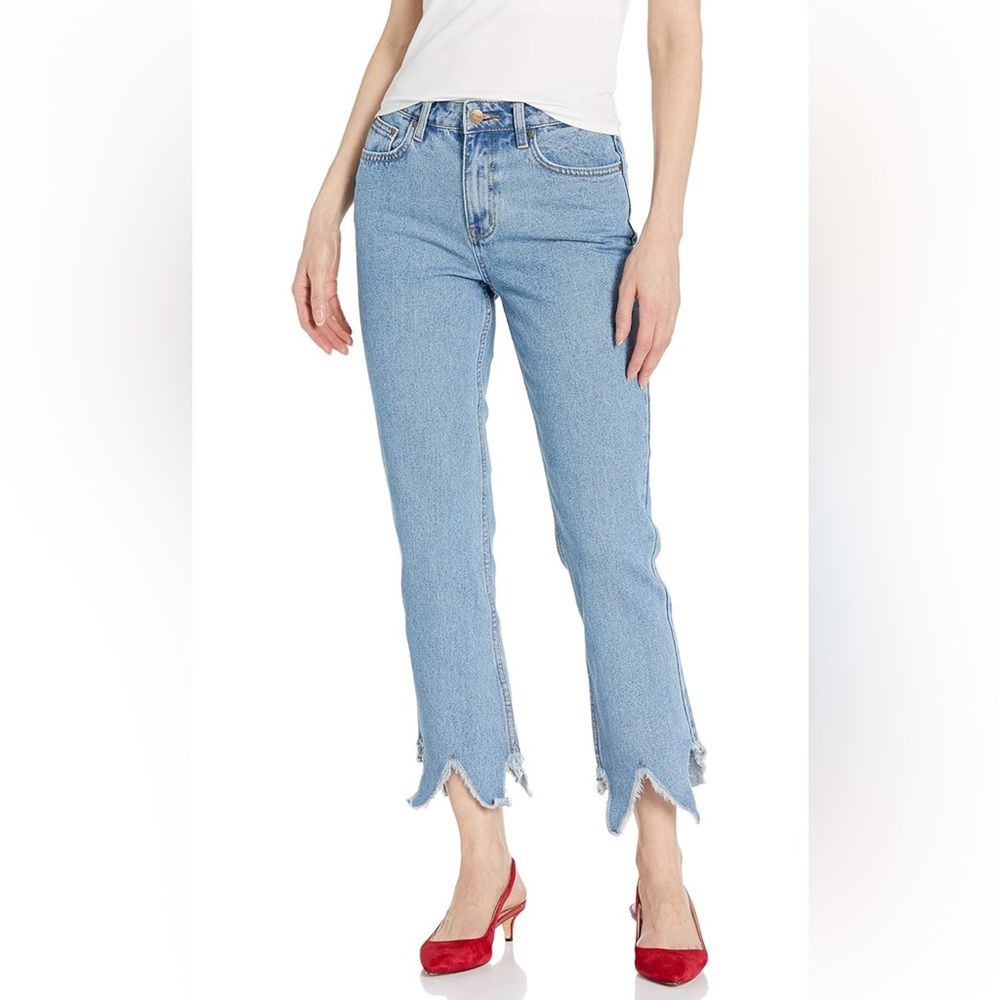 {25 / 1} NWT EVIDNT Essen Relaxed RAW Hem Jeans Light Wash